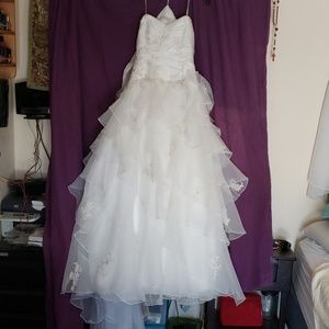 Brand new never worn wedding dress